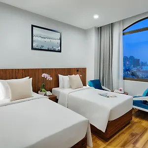 Happy Life Grand & Rooftop Skybar **** Ho Chi Minh City