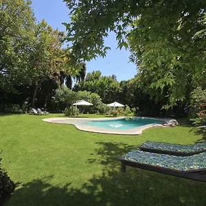 https://beluga-of-constantia-guest-house.hotels-capetown.com