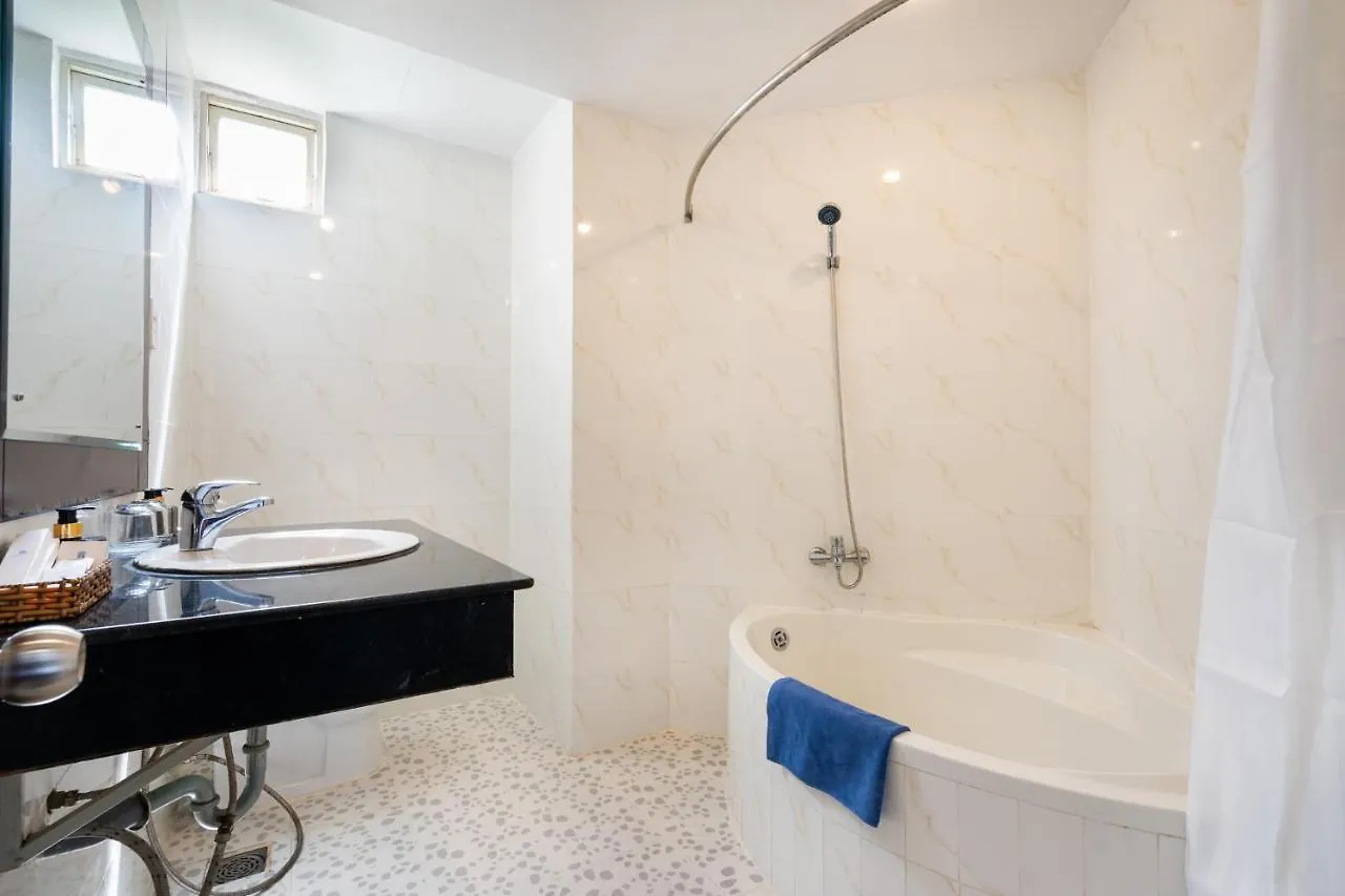 A&A Toronto Hotel ホーチミン市 2*,